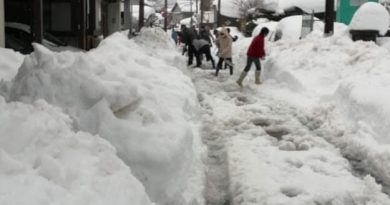 融雪装置が付いていても、住民総出で雪かき